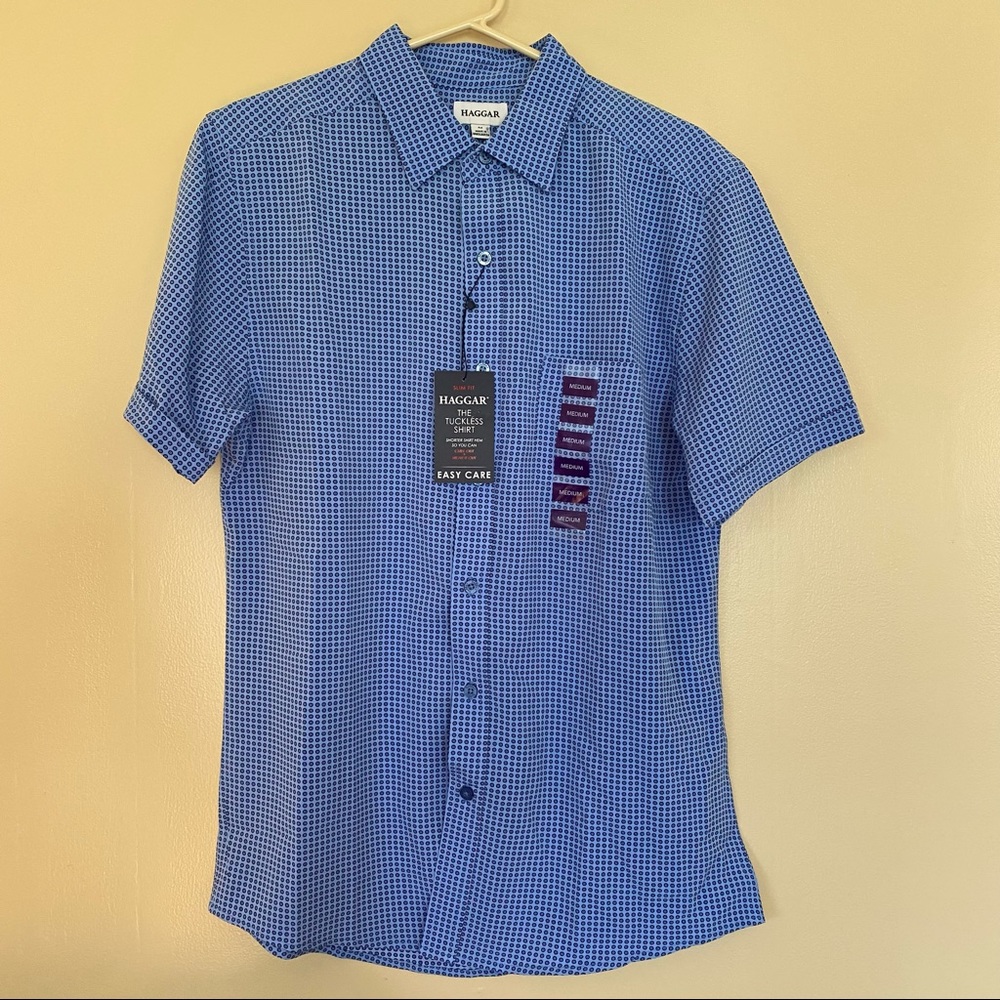 Men’s shirt sleeve Haggar button down dress shirt light blue size Medium